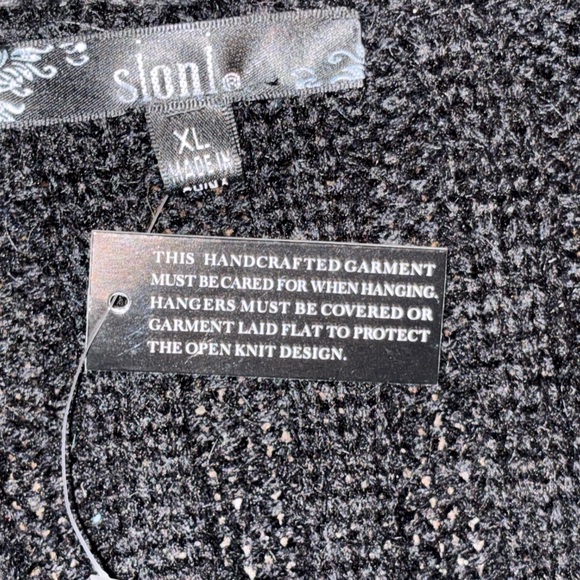 Sioni Black and Gray Quilted Cardigan - Picture 9 of 10